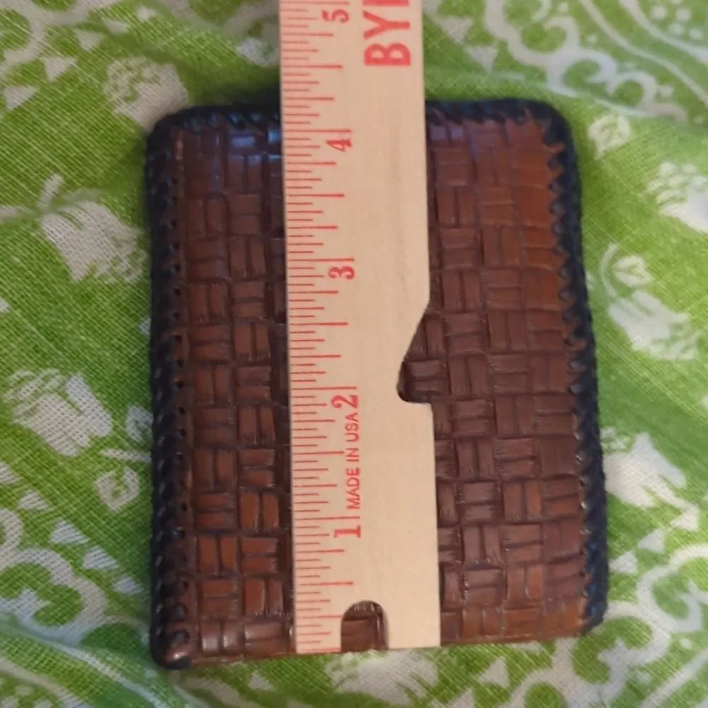 ‎Vintage leather weaved wallet